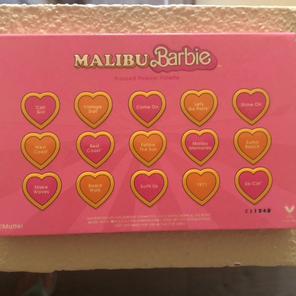 Malibu Barbie pressed powder eyeshadow palette - Picture 3 of 3